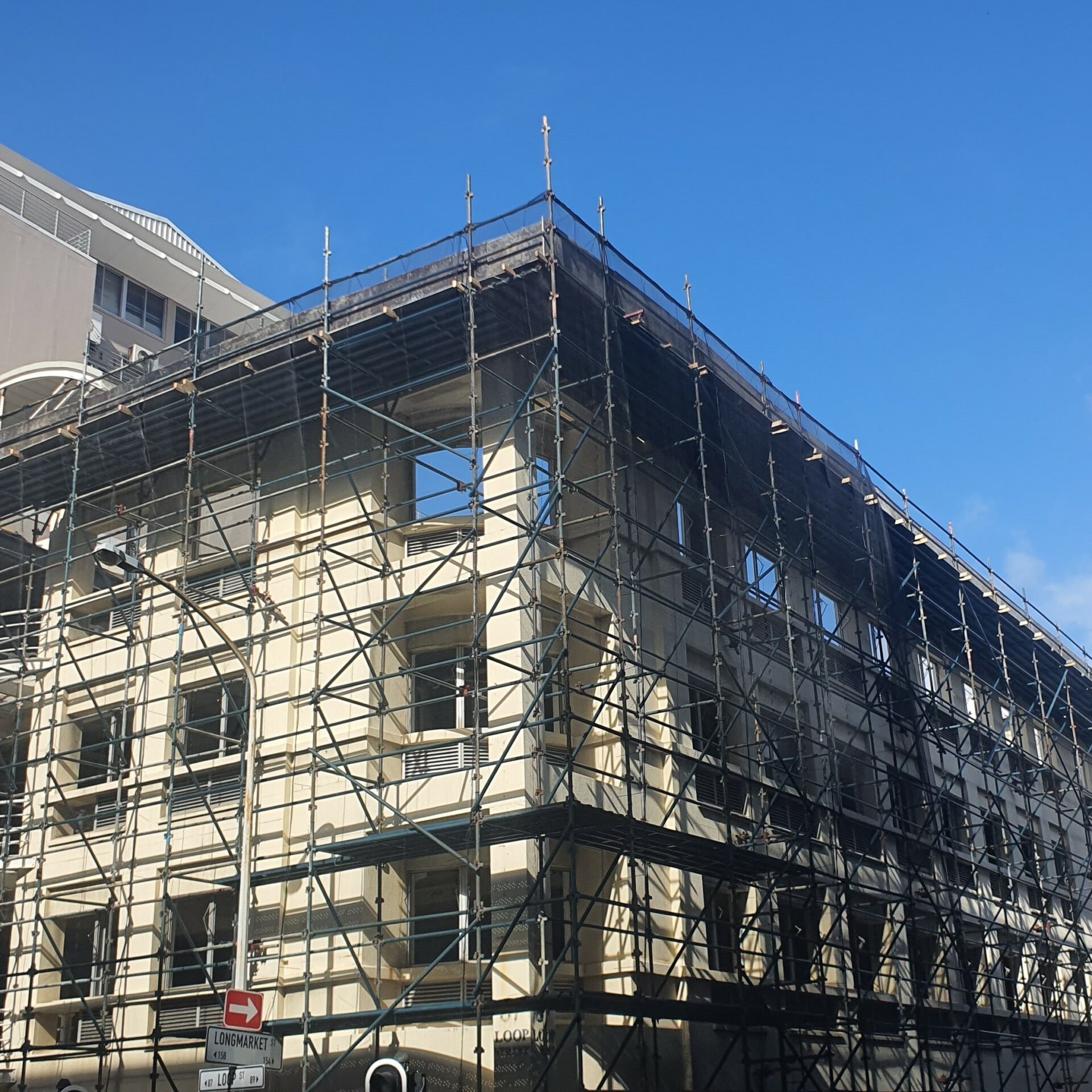 Client: Rawson Properties
Location: Loop Street, Cape Town
Access/crash deck scaffolding fro demolition of the building
